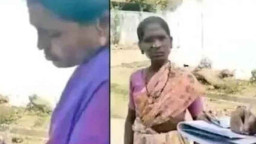 ভোটারদের বাড়ি বাড়ি গিয়ে টাকা ফেরত চাইছেন প্রার্থীর স্ত্রী