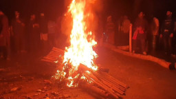 শহীদ মিনারে ফুল দিতেই পারলেন না রুমিন ফারহানা