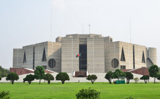 স্পিকার হওয়ার আলোচনায় দুই প্রবীণ নেতার নাম