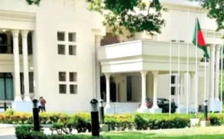 তিন উপদেষ্টা ক্ষমতা ধরে রাখতে চেয়েছিলেন