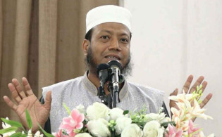 মাথায় টুপি দেখে যা বললেন এমপি আমির হামজা