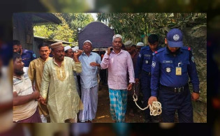 প্যারোলে মায়ের দাফন, কারাগারে যেতেই বাবার মৃত্যু সংবাদ