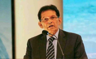 শেষ মুহূর্তের নাটকীয়তা কাটিয়ে নতুন দায়িত্বে পররাষ্ট্রমন্ত্রী