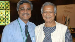 আবারো আলোচনায় ড. ইউনূস, অভিনেতার পোস্টে তোলপাড়