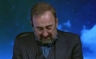 খামেনির মৃত্যুসংবাদে কান্নায় ভেঙে পড়লেন উপস্থাপক