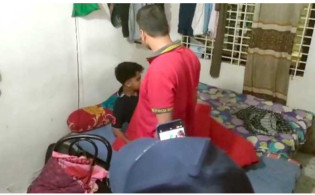 গভীর ঘুমে আচ্ছন্ন, দরজা ভেঙে জাগিয়ে তুললো ফায়ার সার্ভিস