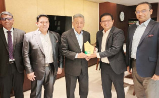 শেয়ারবাজার ও বেসরকারি ঋণে গুরুত্ব দিচ্ছে সরকার: অর্থ উপদেষ্টা