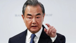 যুক্তরাষ্ট্র-ইসরাইলের যুদ্ধ নিয়ে যা জানালেন চীনের পররাষ্ট্রমন্ত্রী