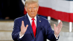 ডোনাল্ড ট্রাম্পকে ঘিরে নতুন চাঞ্চল্যকর তথ্য ফাঁস