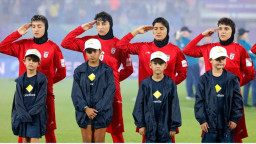 ‘ইরানের নারী ফুটবলাররা সত্যিকারের বীর’