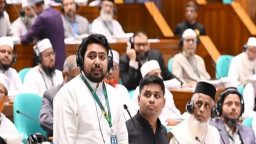 সরকারকে ইঙ্গিত করে মধ্যরাতে ফেসবুকে নাহিদের পোস্ট