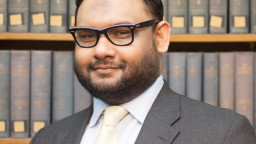 সংসদে চিৎকার-টেবিল থাপড়ে বিপাকে ব্যারিস্টার আরমান