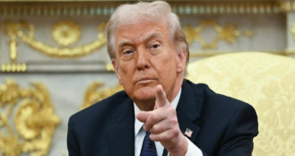 ইরানকে শেষ করার হুমকি, হরমুজ ছাড়ার ইঙ্গিত ট্রাম্পের