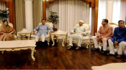 প্রধানমন্ত্রীর সঙ্গে ঈদের শুভেচ্ছা বিনিময় জনতার