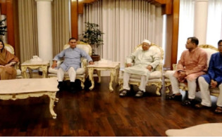 প্রধানমন্ত্রীর সঙ্গে ঈদের শুভেচ্ছা বিনিময় জনতার