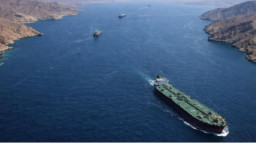 হরমুজ প্রণালি পুরোপুরি বন্ধের হুঁশিয়ারি ইরানের