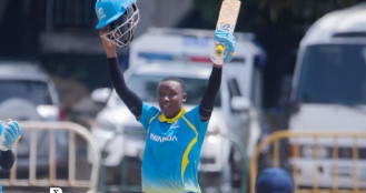 ১৫ বছরেই বিশ্বরেকর্ড গড়লেন ক্রিকেট তারকা