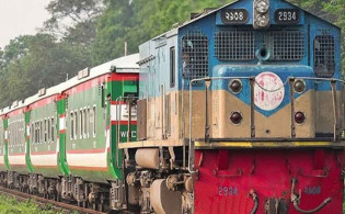 ঈদের রাতে ট্র্যাজেডি, সারাদেশের রেল যোগাযোগ বন্ধ