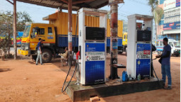 জ্বালানি সংকটে বন্ধ হতে পারে পেট্রোল পাম্প