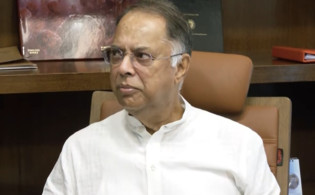 হঠাৎ চাহিদা বেড়ে তেলের সংকট, আতঙ্ক না ছড়াতে মন্ত্রীর আহ্বান