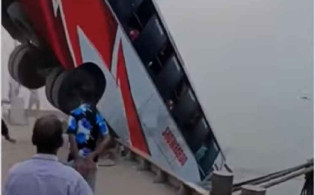 ফেরি দুর্ঘটনা: যাত্রীবাহী বাস নদীতে, উদ্ধার অভিযান চলছে