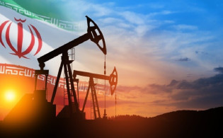 যুদ্ধ ও নিষেধাজ্ঞার মাঝেও ইরানের দৈনিক আয় শুনে অবাক হবেন