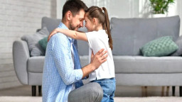 মেয়েকে সব লিখে দিতে চান? আগে জেনে নিন ইসলামের বিধান