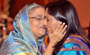 পুতুলকে সামনে এনে বড় পরিকল্পনা করছে আওয়ামী লীগ