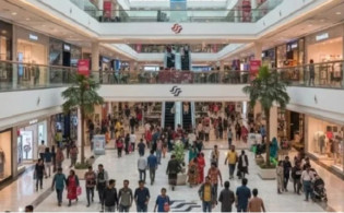 জ্বালানি সংকটের ধাক্কা: ব্যবসায়ীদের বড় সিদ্ধান্ত