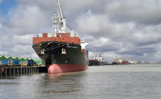 জ্বালানি নিয়ে দৌড়ঝাঁপ—একদিনেই বিশাল চালান