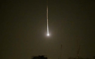 ইরানের হামলায় তছনছ মধ্য ইসরায়েল