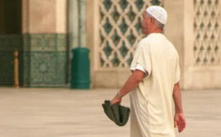 যে সময় ও অবস্থায় নামাজ আদায় মাকরুহ