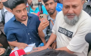 ম্যাজিস্ট্রেটের সাথে অশোভন আচরণ ছেলের, ক্ষমা চাইলেন বাবা