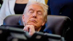 ট্রাম্পকে হাসপাতালে ভর্তি ও হোয়াইট হাউজের প্রতিক্রিয়া