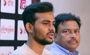 বিসিবি ইস্যুতে নতুন কারণ জানিয়ে চমক দিলেন সাবেক উপদেষ্টা