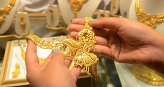 বড় পতনের পর নতুন দামে সোনা