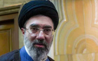 খামেনির অবস্থা নিয়ে সামনে এলো চাঞ্চল্যকর তথ্য