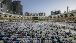 হজ নিয়ে সরাসরি নিষেধাজ্ঞা দিল সৌদি সরকার