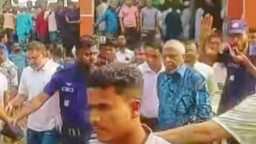 শেষ পর্যন্ত ক্ষুব্ধ হয়ে অনুষ্ঠান ছেড়ে চলে গেলেন মন্ত্রী