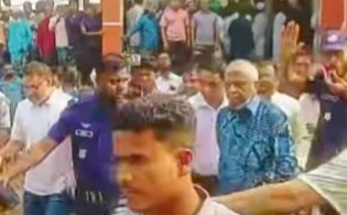 শেষ পর্যন্ত ক্ষুব্ধ হয়ে অনুষ্ঠান ছেড়ে চলে গেলেন মন্ত্রী