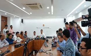 আইপিও বাজারে আনতে ব্যর্থদের বিরুদ্ধে কঠোর অবস্থান বিএসইসির