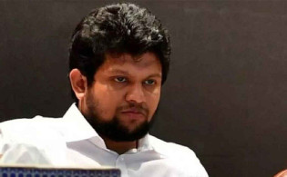 হাসিনা আমলের কাজ চালিয়ে যাওয়ার পক্ষে মাহফুজ আলম