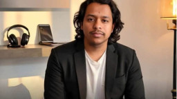 চিফ হুইপকে ব্ল্যাকমেইল; কনটেন্ট ক্রিয়েটর গ্রে/প্তার