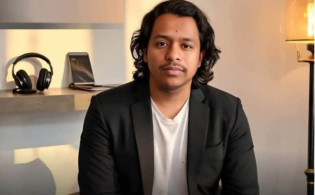 চিফ হুইপকে ব্ল্যাকমেইল; কনটেন্ট ক্রিয়েটর গ্রে/প্তার