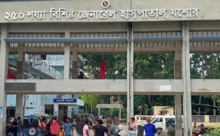 দাদির মৃত্যুর খবরে পথে প্রাণ গেল নাতির