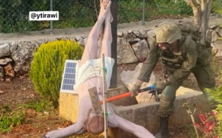 হাতুড়ি দিয়ে যিশু খ্রিস্টের মূর্তি ভাঙলেন সেনা