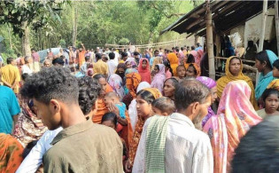 একই পরিবারের ৪ জনকে গলা কেটে হত্যা