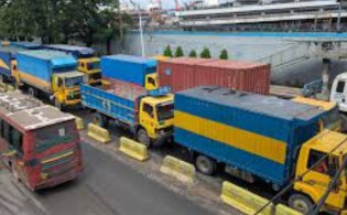 ঘোষণা ছাড়াই বাড়ল বাস-ট্রাক ভাড়া!