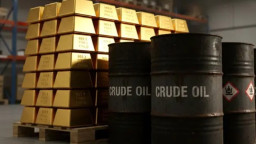 বিশ্ববাজারে নতুন মোড়: তেল নামল, সোনা উঠল