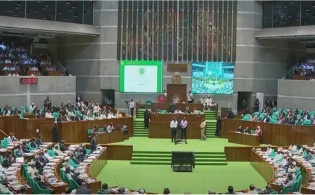 সংরক্ষিত আসনে নারী এমপিদের বেতন-ভাতা নিয়ে যা জানা জরুরি